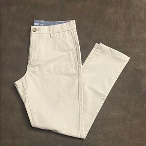 Old Navy Men's Classic Khaki Pants